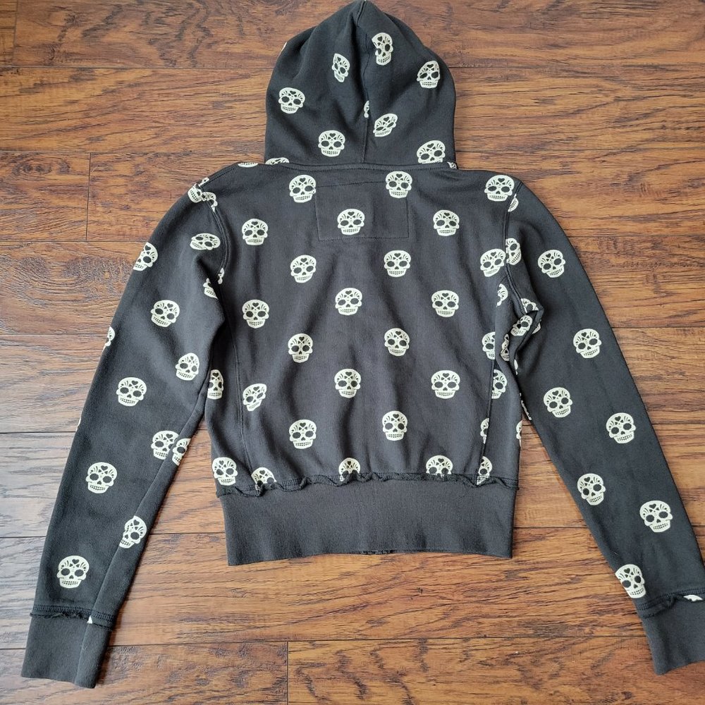 LOUNGEFLY Black Tan All-Over Sugar Skull Print Zip-Up Hoodie sz S EUC Goth Punk - Picture 6 of 6